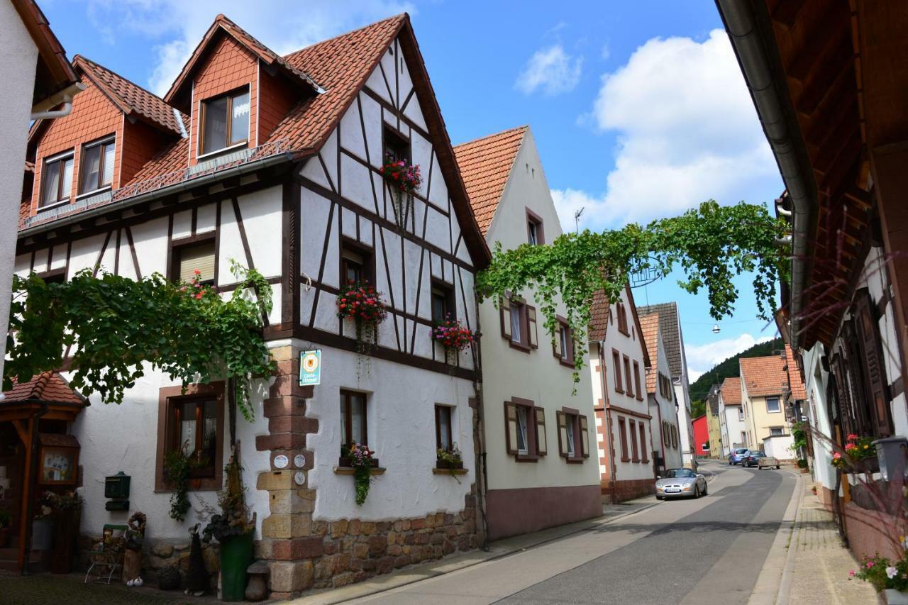 Gaestehaus Ehrhardt Schweigen-Rechtenbach Exterior photo